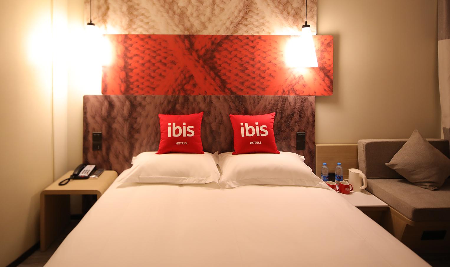 Ibis Shanghai Changshou Road Hotel Esterno foto