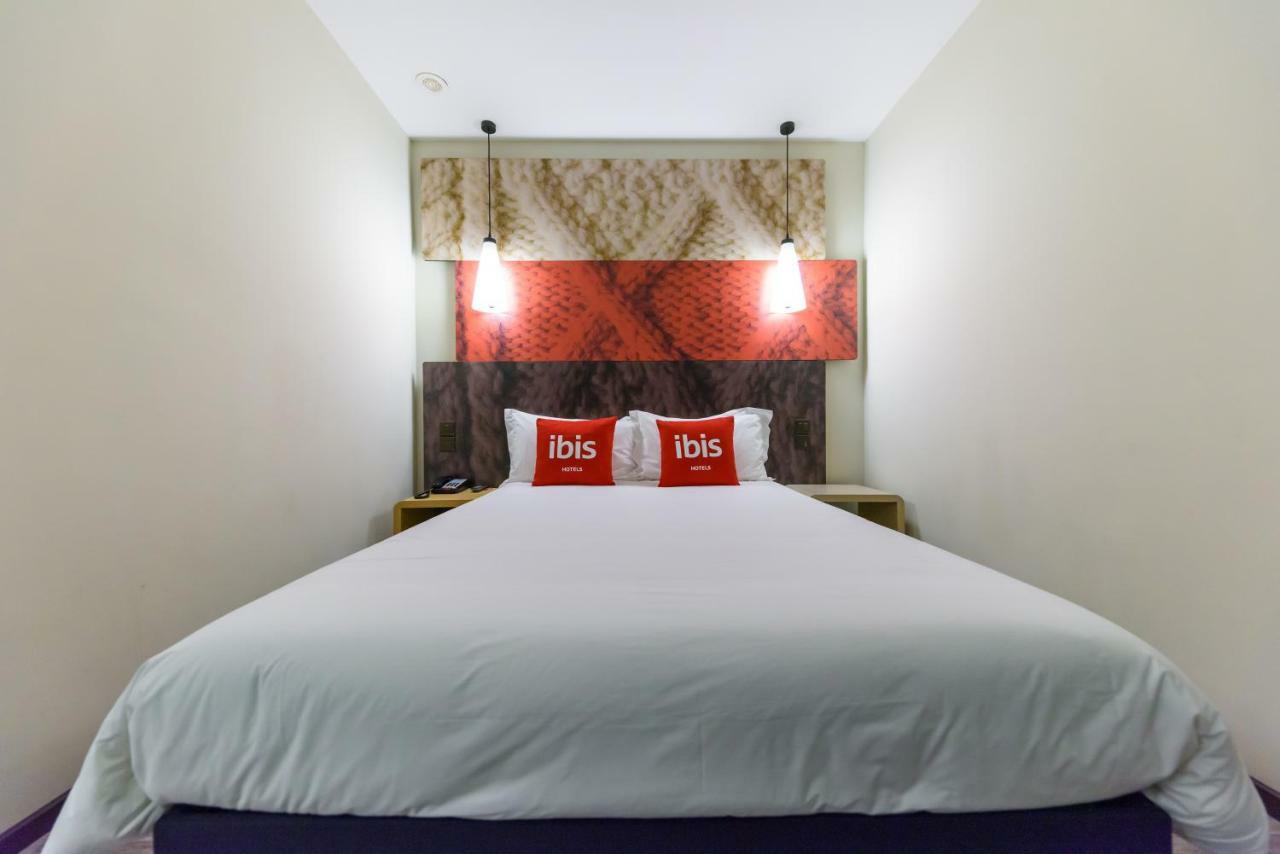 Ibis Shanghai Changshou Road Hotel Esterno foto