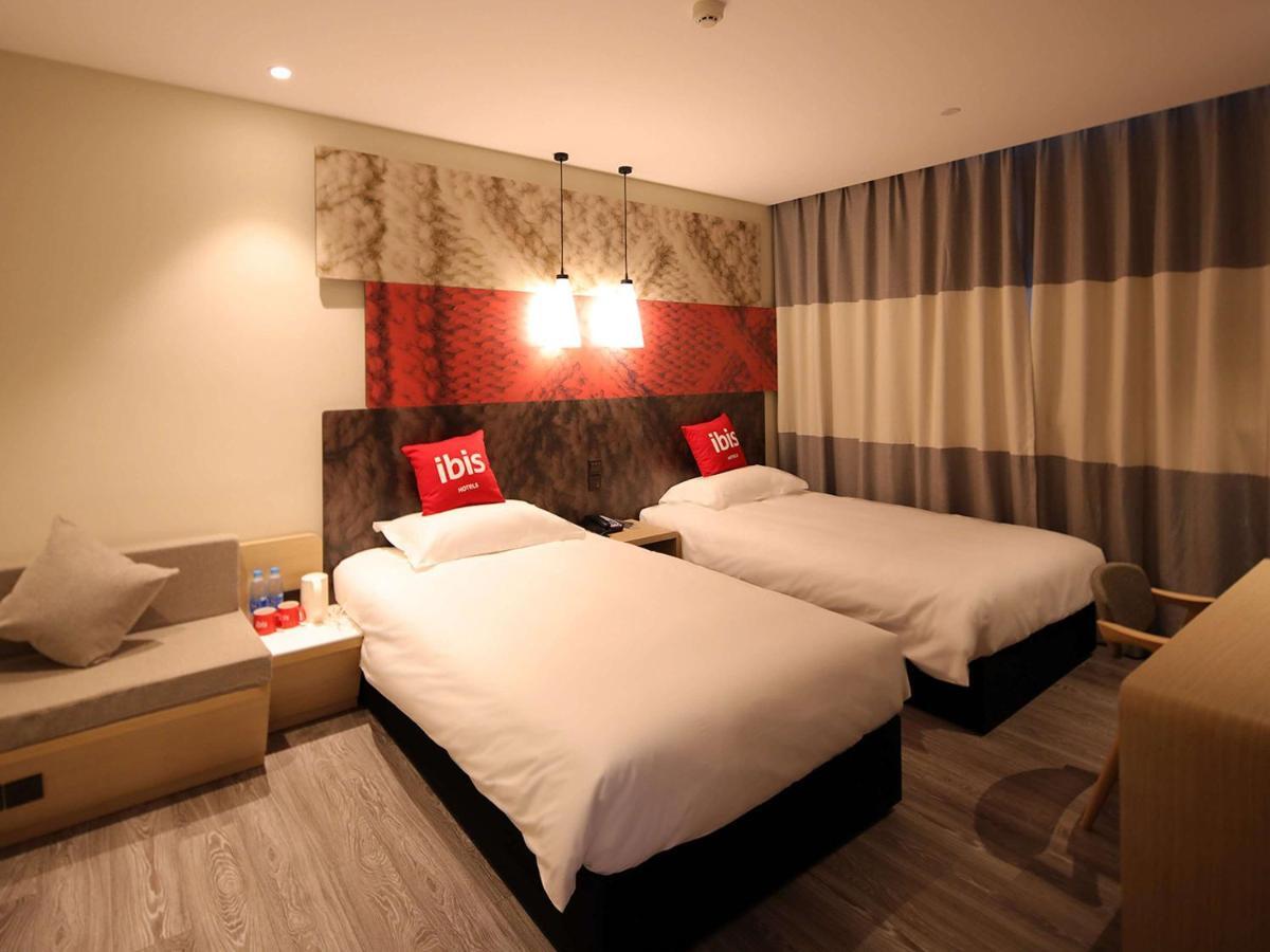 Ibis Shanghai Changshou Road Hotel Esterno foto